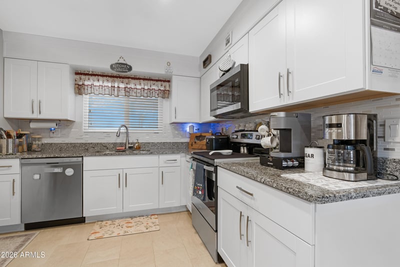 10533 Cheryl Dr, Sun City, AZ 85351