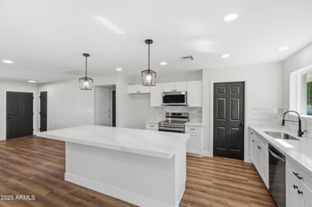 10537 La Jolla Dr, Sun City, AZ 85351