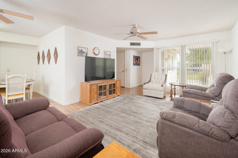 10539 Palmeras Dr, Sun City, AZ 85373