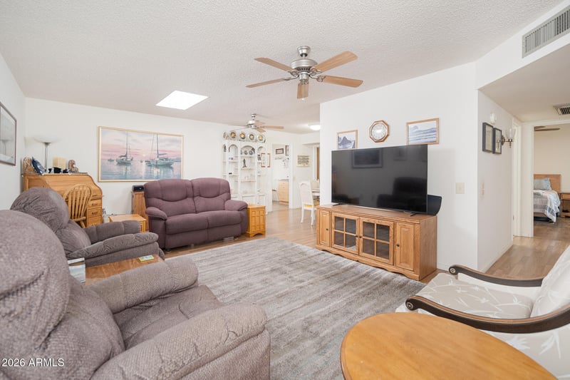 10539 Palmeras Dr, Sun City, AZ 85373