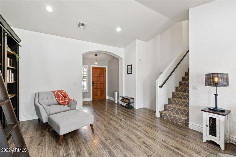 1054 E Vaughn Ave, Gilbert, AZ 85234