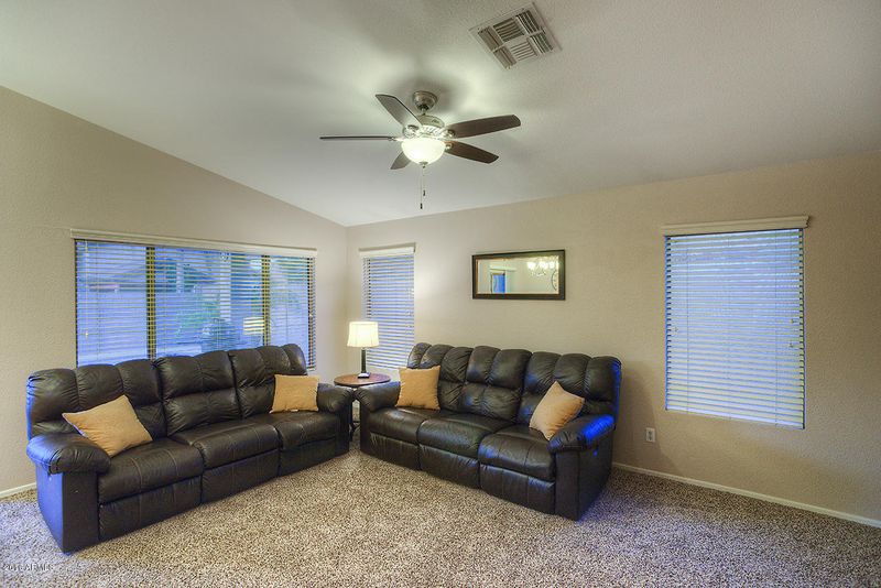 1054 W Vaughn Ave, Gilbert, AZ 85233