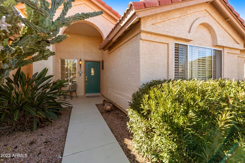 10541 E Halley Dr, Sun Lakes, AZ 85248