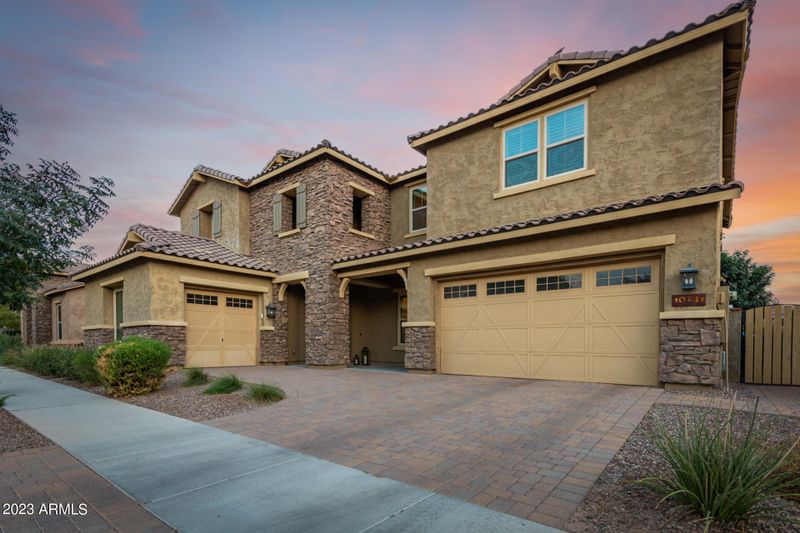 10541 E Vivid Ave, Mesa, AZ 85212