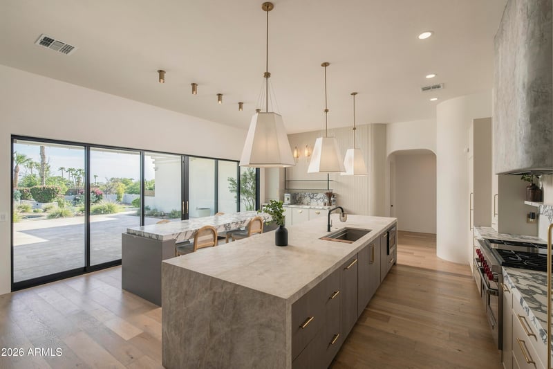 10541 E Windrose Dr, Scottsdale, AZ 85259