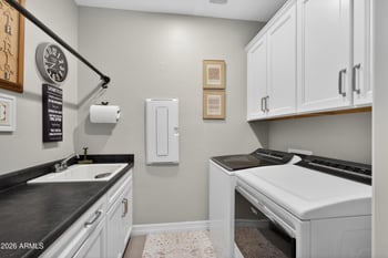 10541 Thunderbolt Ave, Mesa, AZ 85212