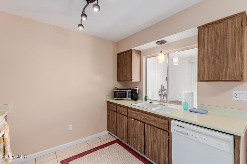 10544 Coggins Dr, Sun City, AZ 85351