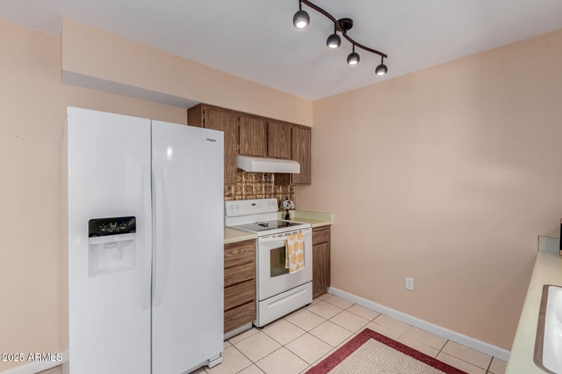 10544 Coggins Dr, Sun City, AZ 85351
