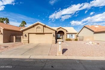 10544 Halley Dr, Sun Lakes, AZ 85248