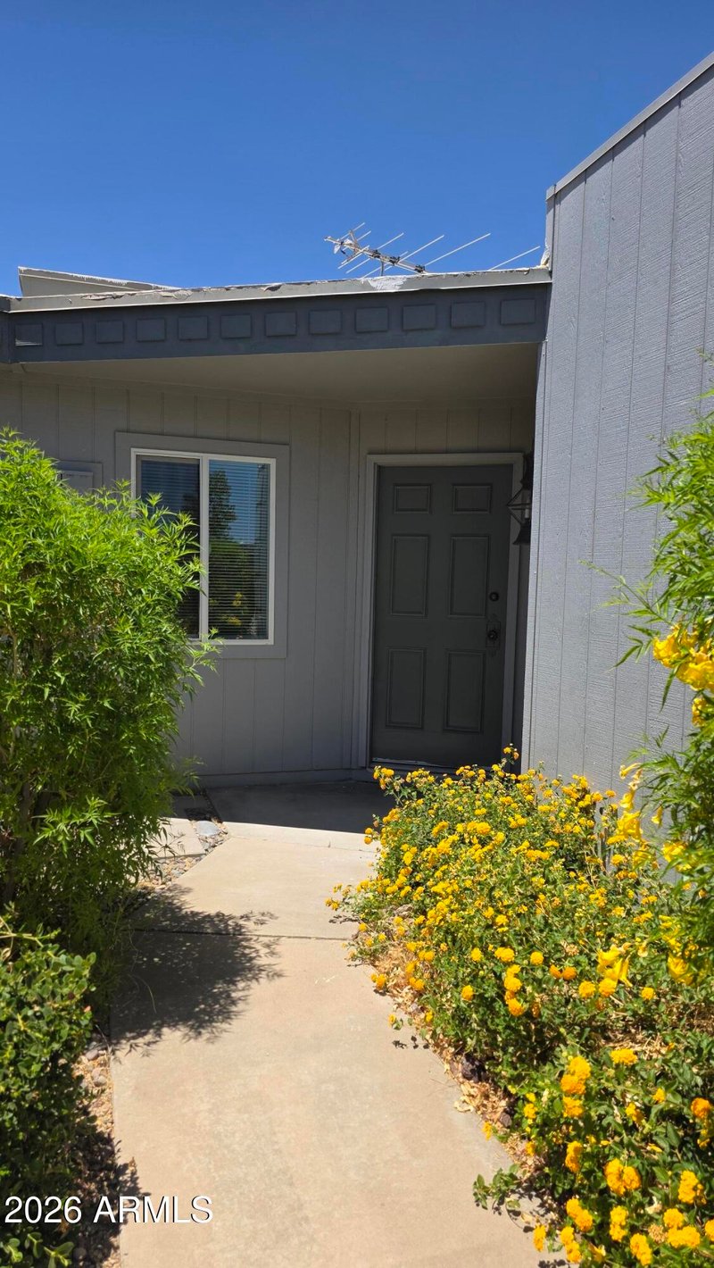 10546 W Palmeras Dr, Sun City, AZ 85373