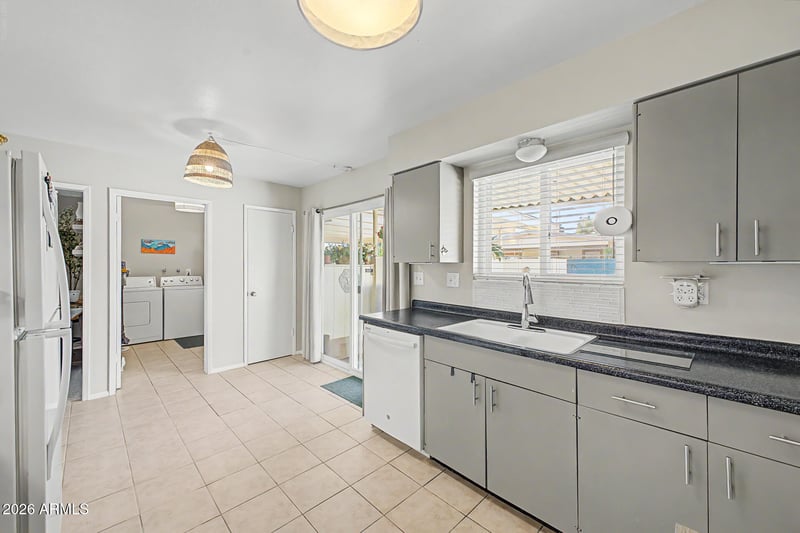 10547 W Coggins Dr, Sun City, AZ 85351