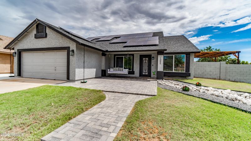1055 S Buchanan St, Gilbert, AZ 85233