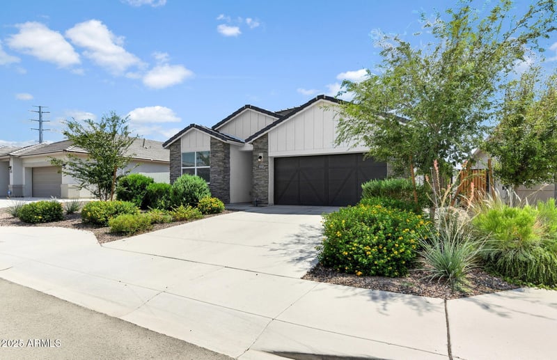 1055 Tuli Way, San Tan Valley, AZ 85143