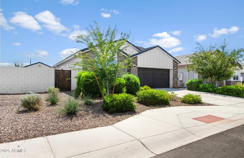 1055 Tuli Way, San Tan Valley, AZ 85143