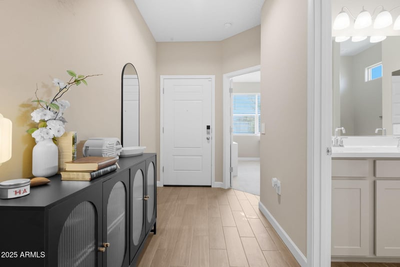 1055 Tuli Way, San Tan Valley, AZ 85143