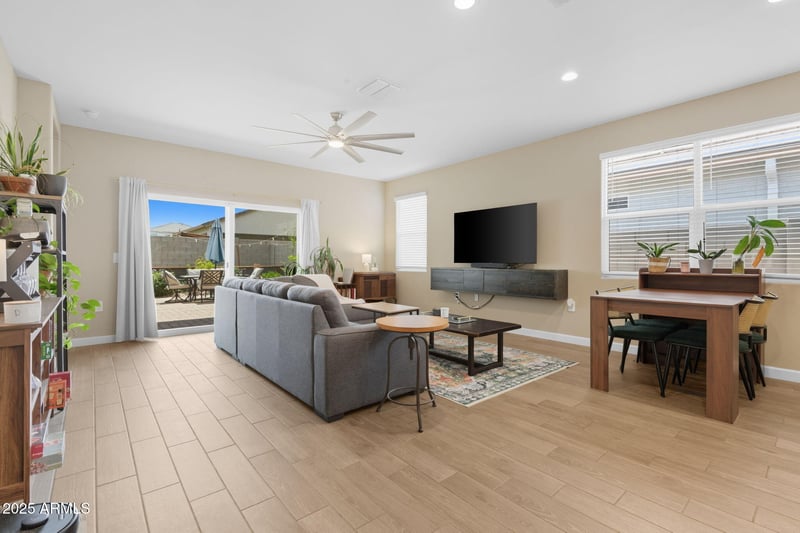 1055 Tuli Way, San Tan Valley, AZ 85143