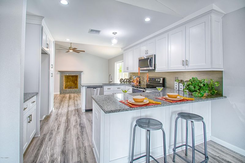 1055 W Irisado Cir, Mesa, AZ 85210