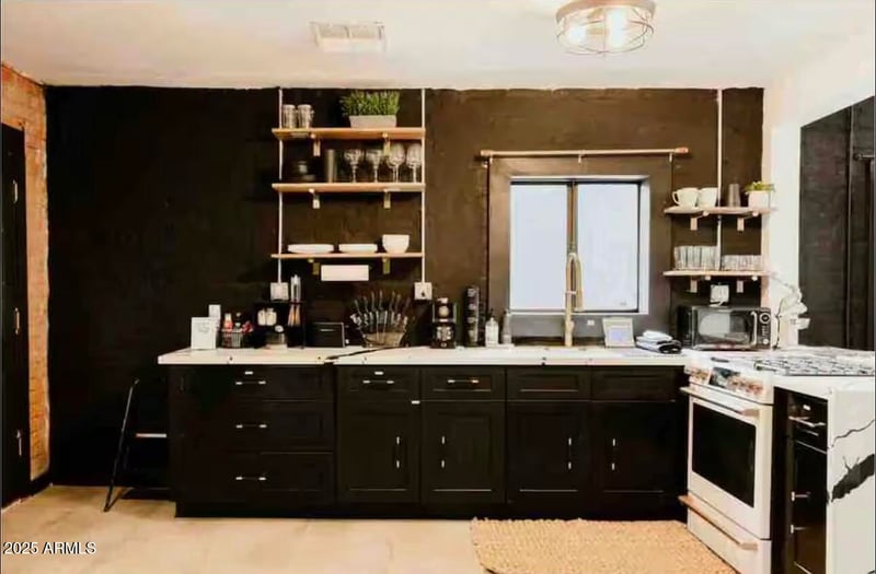 1055 Whitton Ave, Phoenix, AZ 85014