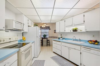 10557 Ocotillo Dr, Sun City, AZ 85373