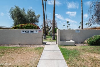 10559 Coggins Dr, Sun City, AZ 85351