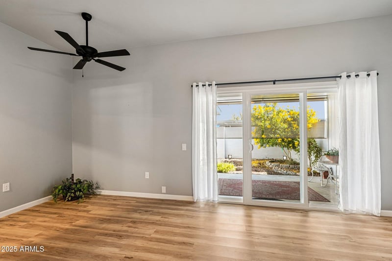 10560 Palmeras Dr, Sun City, AZ 85373