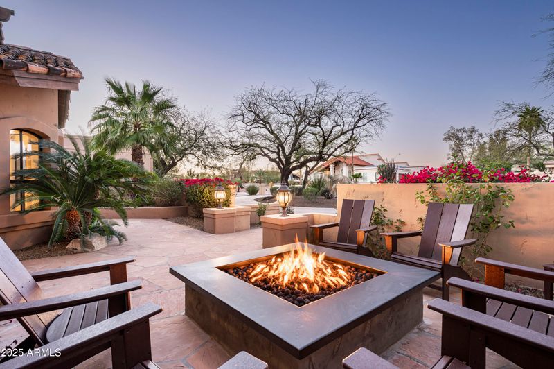 10561 E Windrose Dr, Scottsdale, AZ 85259