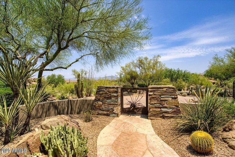 10567 Mark Ln, Scottsdale, AZ 85262