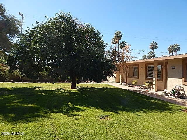 10569 Coggins Dr, Sun City, AZ 85351