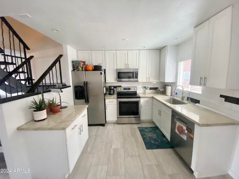 1057 E Butler Dr #D4 4D, Phoenix, AZ 85020