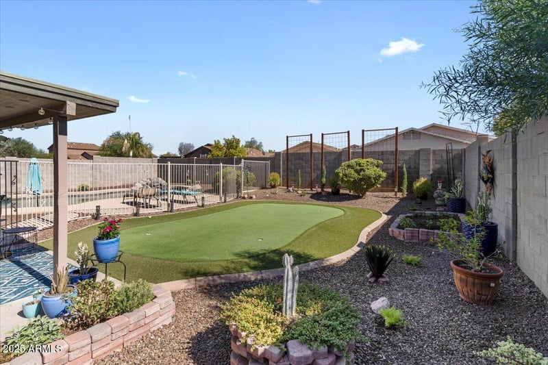 1057 Silversmith Trl, San Tan Valley, AZ 85143