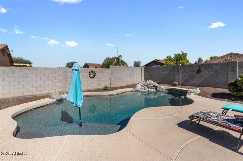 1057 Silversmith Trl, San Tan Valley, AZ 85143