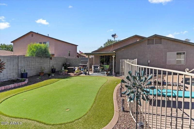 1057 Silversmith Trl, San Tan Valley, AZ 85143
