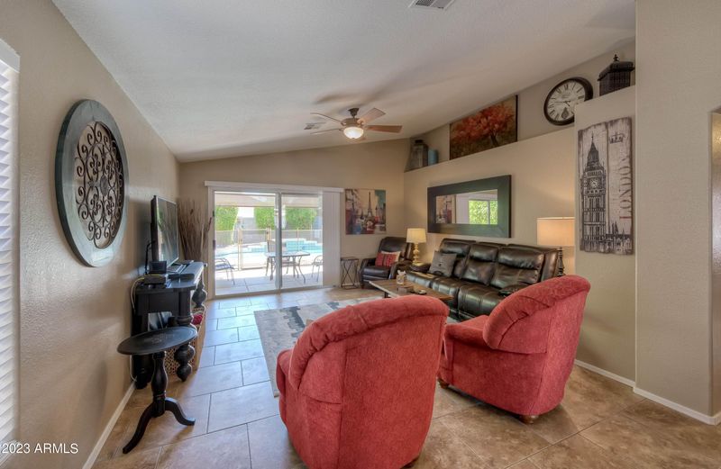 1057 W Olive Ave, Gilbert, AZ 85233