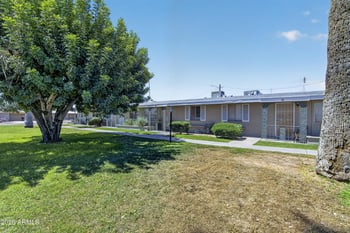 10582 Oakmont Dr, Sun City, AZ 85351