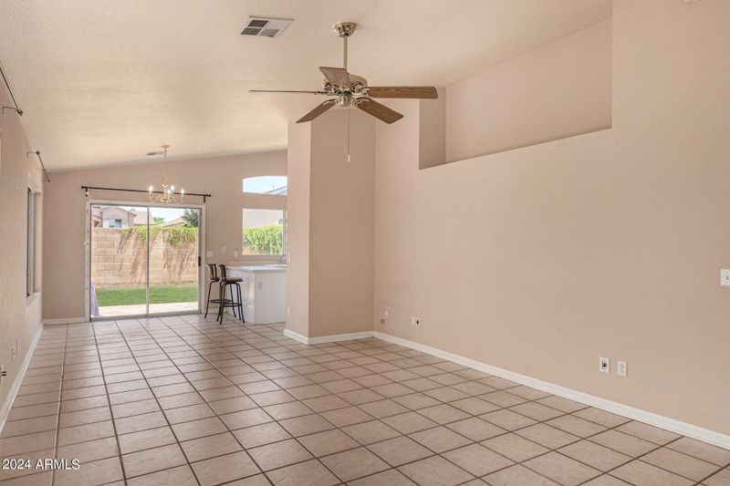 106 W Mohawk Dr, Phoenix, AZ 85027