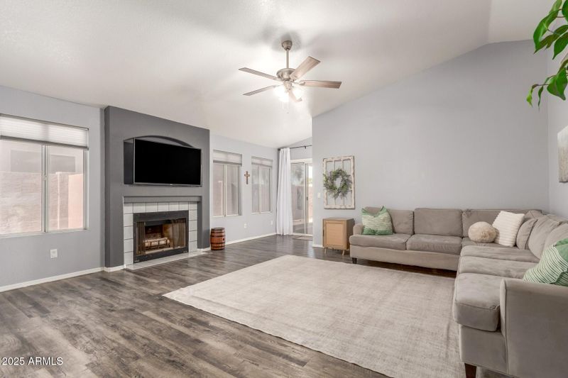 106 W Smoke Tree Rd, Gilbert, AZ 85233