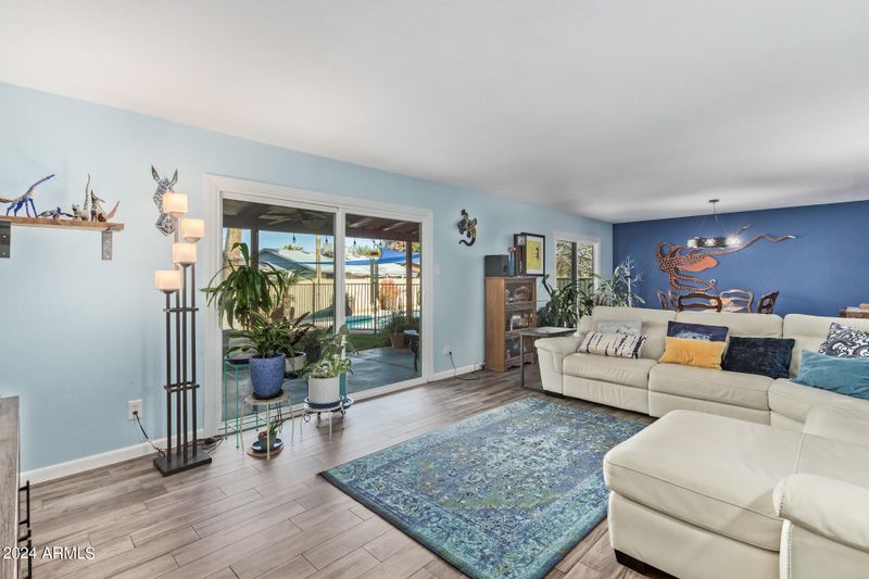 1060 E Carter Dr, Tempe, AZ 85282
