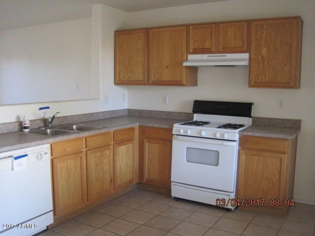 1060 E Silversmith Trl, San Tan Valley, AZ 85143