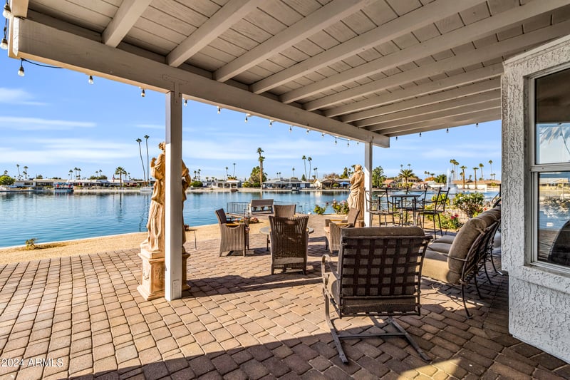 10601 Bayside Rd, Sun City, AZ 85351