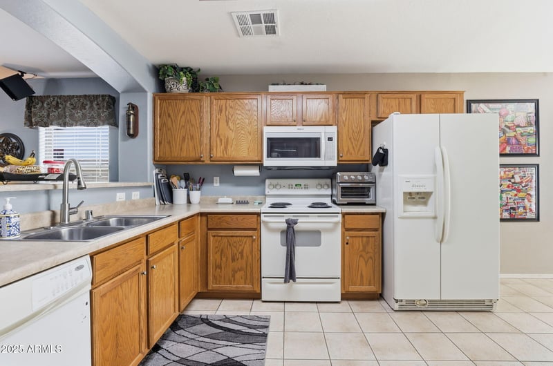 10602 Roanoke Ave, Avondale, AZ 85392