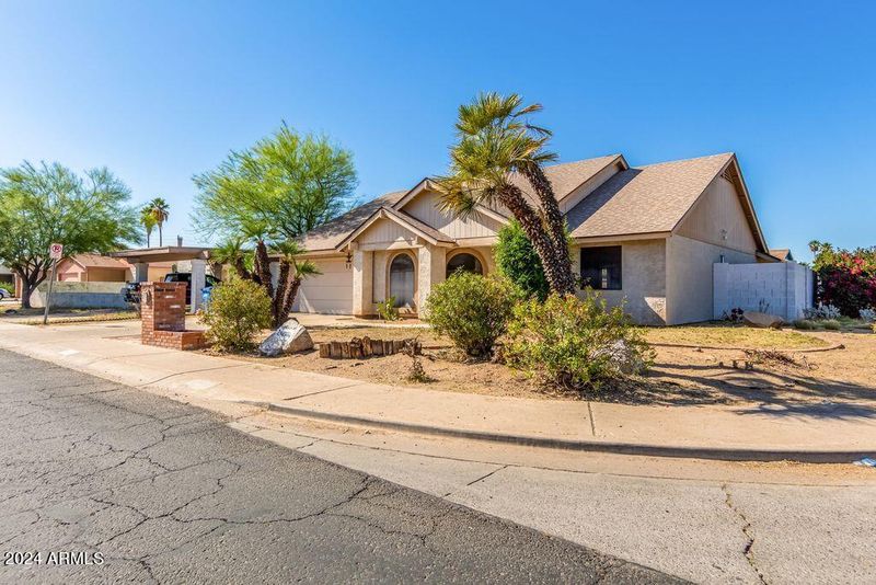 10604 W Heatherbrae Dr, Phoenix, AZ 85037