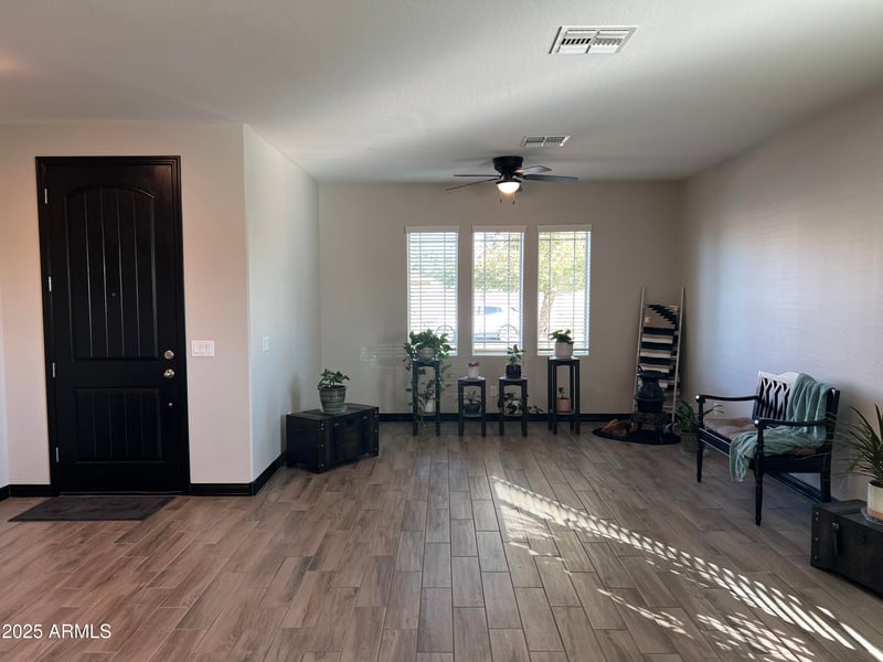 10605 Catalina Dr, Avondale, AZ 85392