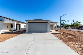 10607 81st Ave, Peoria, AZ 85345