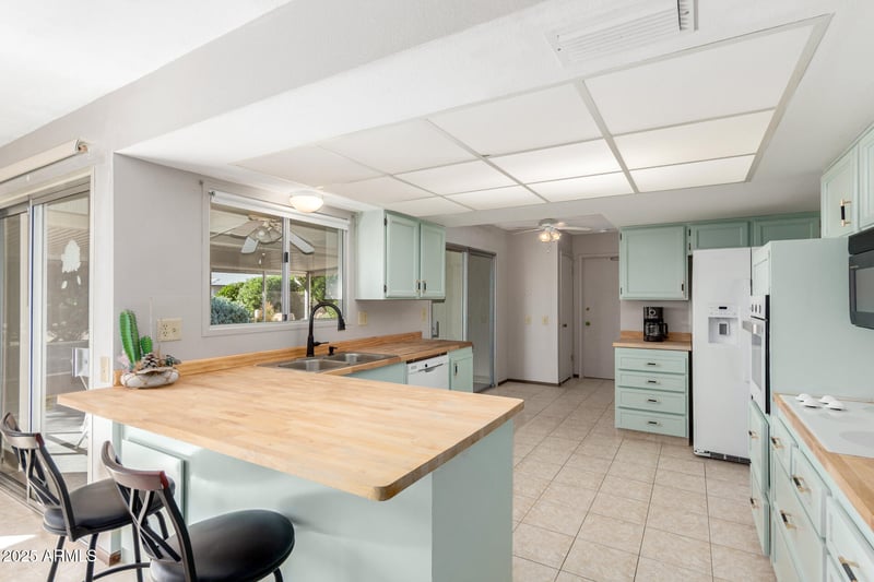 10609 Concho Cir, Sun City, AZ 85373