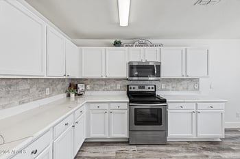 1061 E Poncho Ln, San Tan Valley, AZ 85143