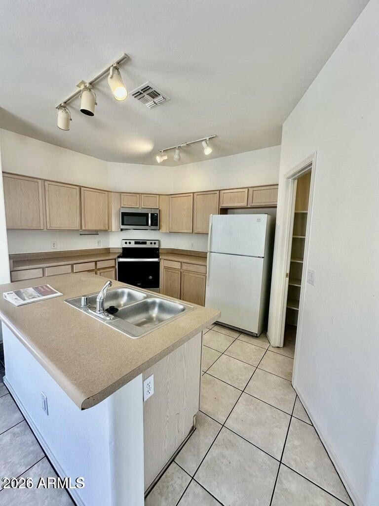 1061 E Susan Ln, Tempe, AZ 85288