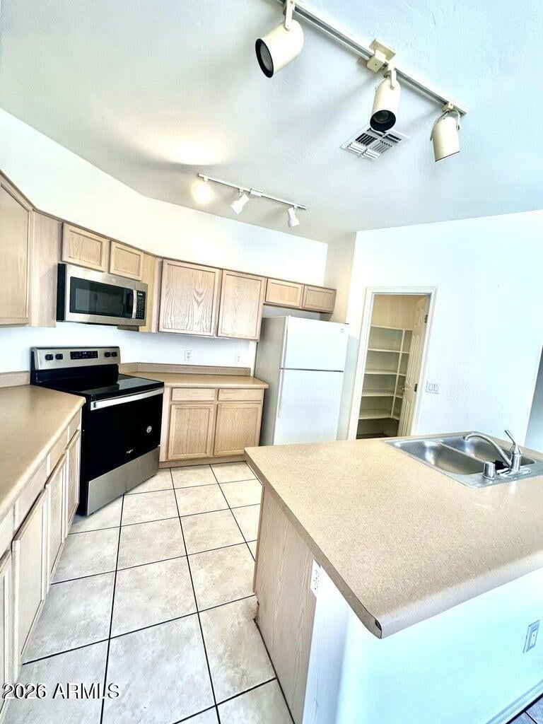 1061 E Susan Ln, Tempe, AZ 85288