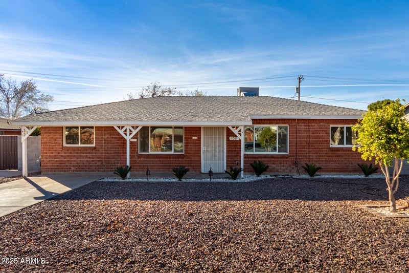 1061 5th St, Mesa, AZ 85201