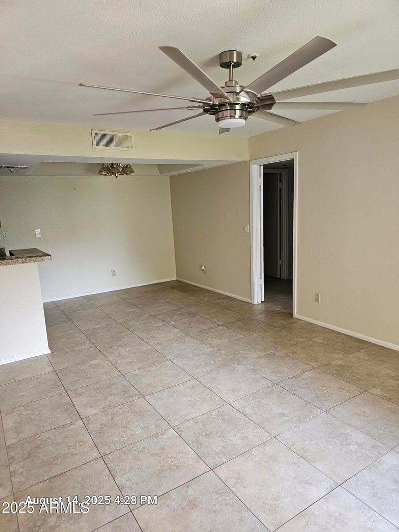 10610 48th St #1074, Phoenix, AZ 85044