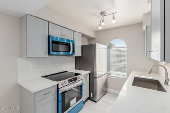 10610 48th St #2013, Phoenix, AZ 85044
